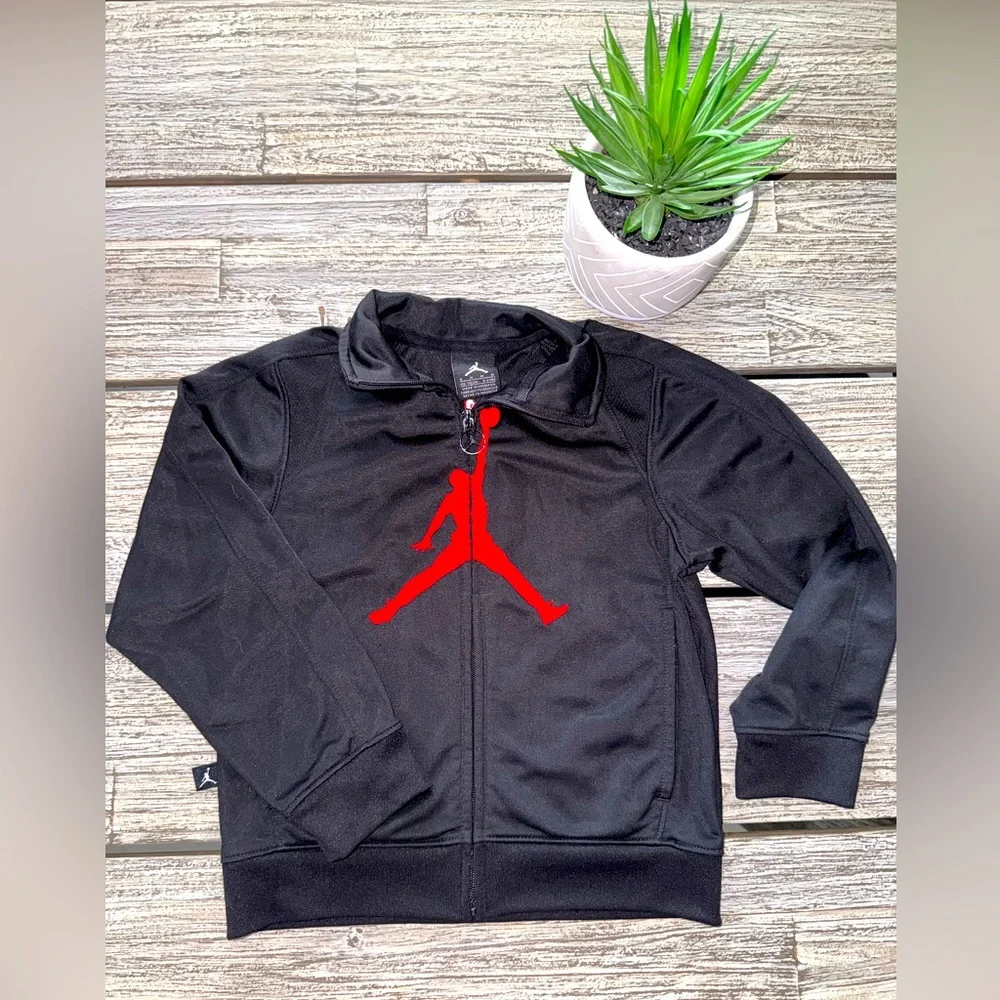 Boys Jordan Lightweight Jacket, Black and Red, size 5-6
